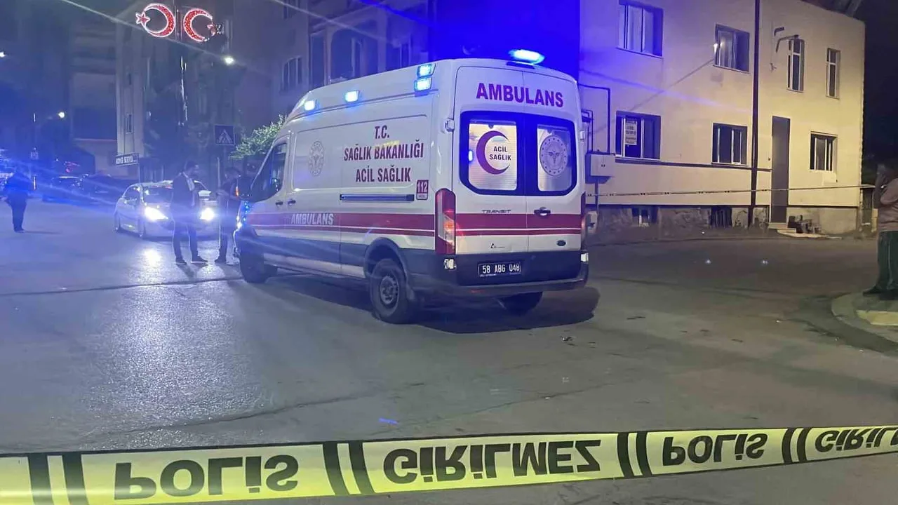Sivas'ta bıçaklı kavga: 4 yaralı, 1’i ağır