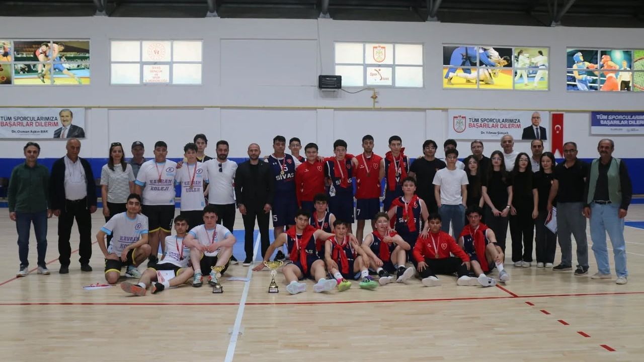 Sivas’ta Gençler B Basketbol İl Birinciliği tamamlandı: 3 günde kıyasıya mücadele