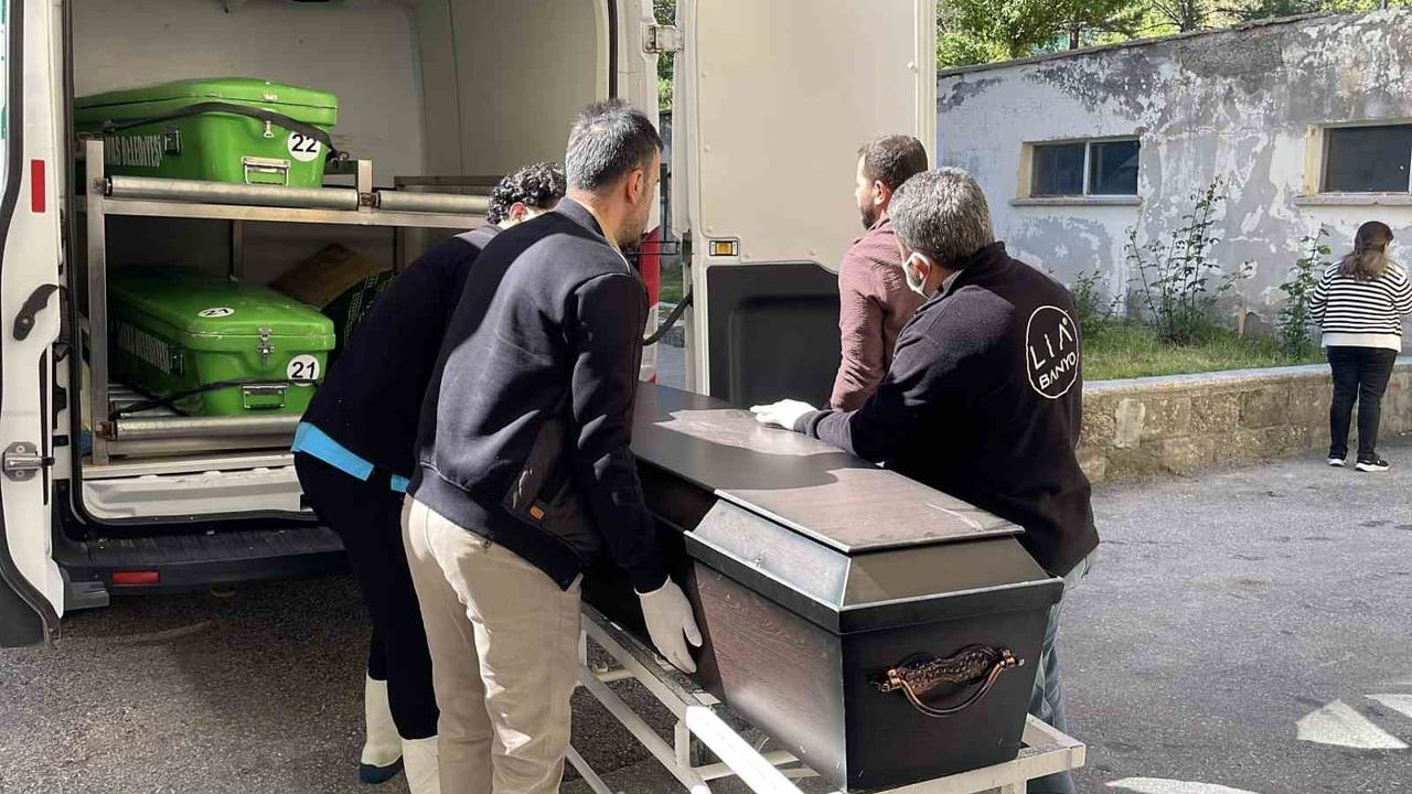 Sivas'ta hayvancılıkla uğraşan adam kene şüphesiyle yaşamını yitirdi