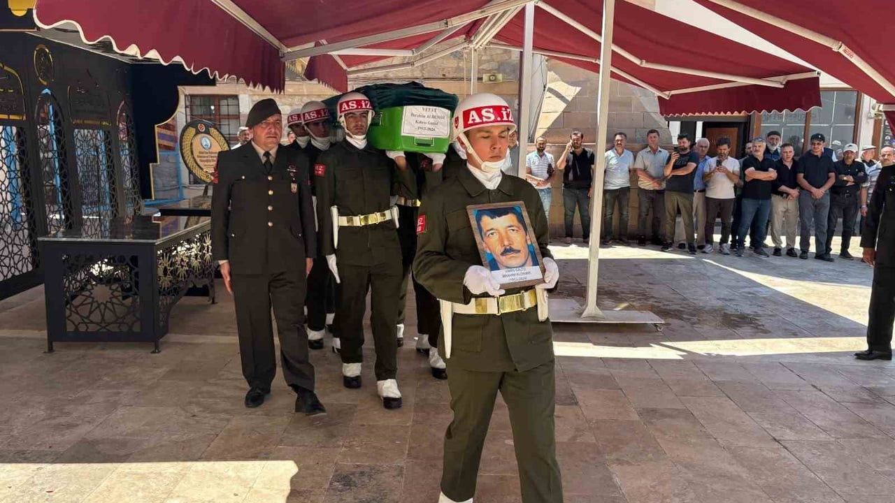 Sivas'ta Kıbrıs gazisi İbrahim Aldemir son yolculuğuna uğurlandı
