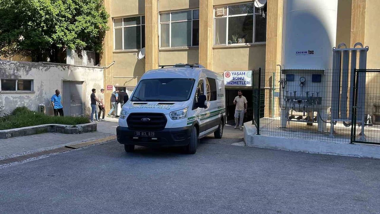 Sivas'ta Kırım Kongo Kanamalı Ateşi: 31 yaşındaki kadın tedavi gördüğü hastanede hayatını kaybetti