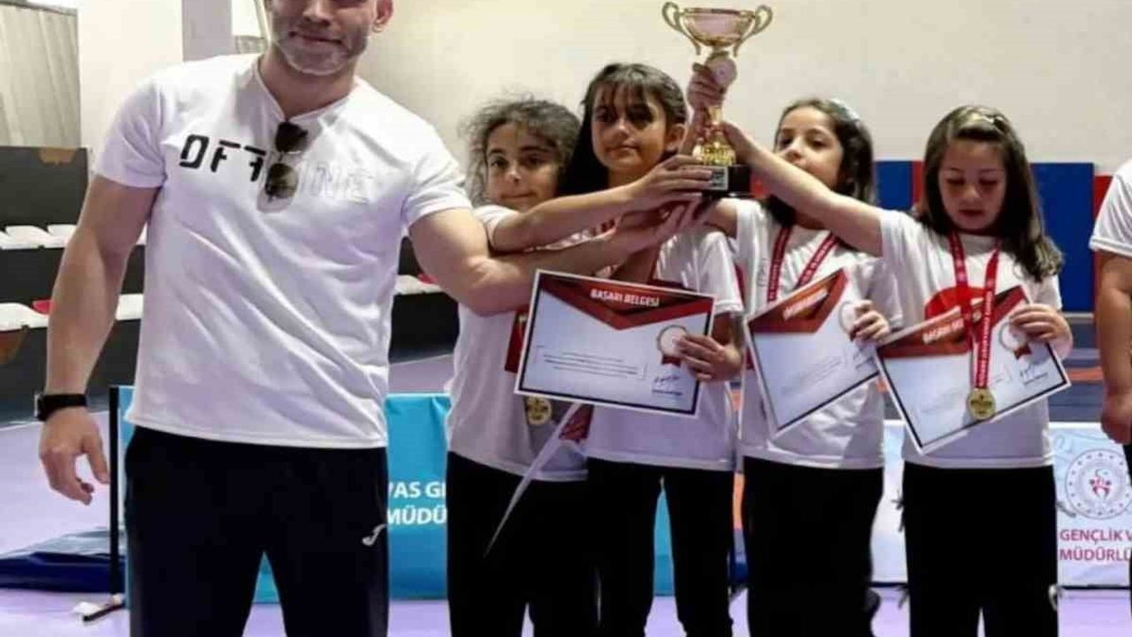 Sivas’ta minikler b satranç il birinciliği sona erdi