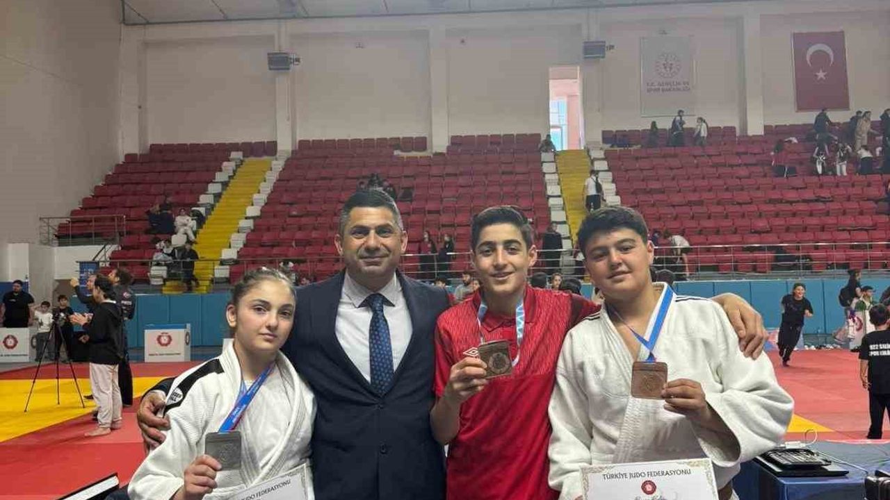 Sivaslı Judocular 5-7 Haziran'da Minikler Balkan Judo Şampiyonası'nda Türkiye'yi Temsil Edecek