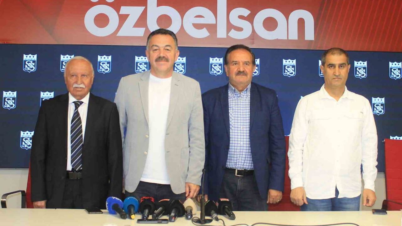 Sivasspor'da başkan adayı çıkmadı: Olağan genel kurul 22 Haziran'a ertelendi