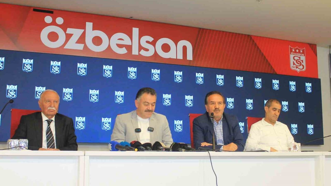 Sivasspor Divan Üyesi Kemal Çağlayan'dan 'Divan para alıyor' iddialarına yanıt