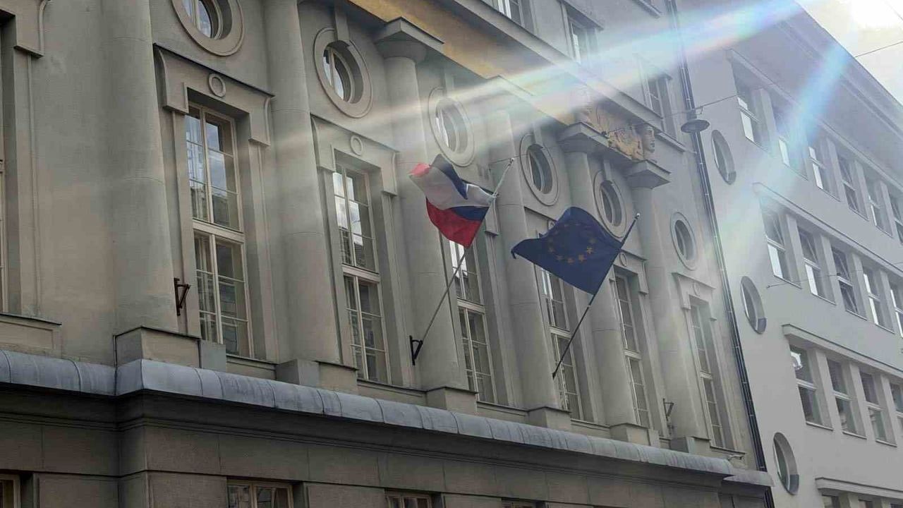 Slovenya’da Yeni Hükümet Filistin Bayrağını İndirdi; İsrail Büyükelçiliği Açılacağı Açıklandı