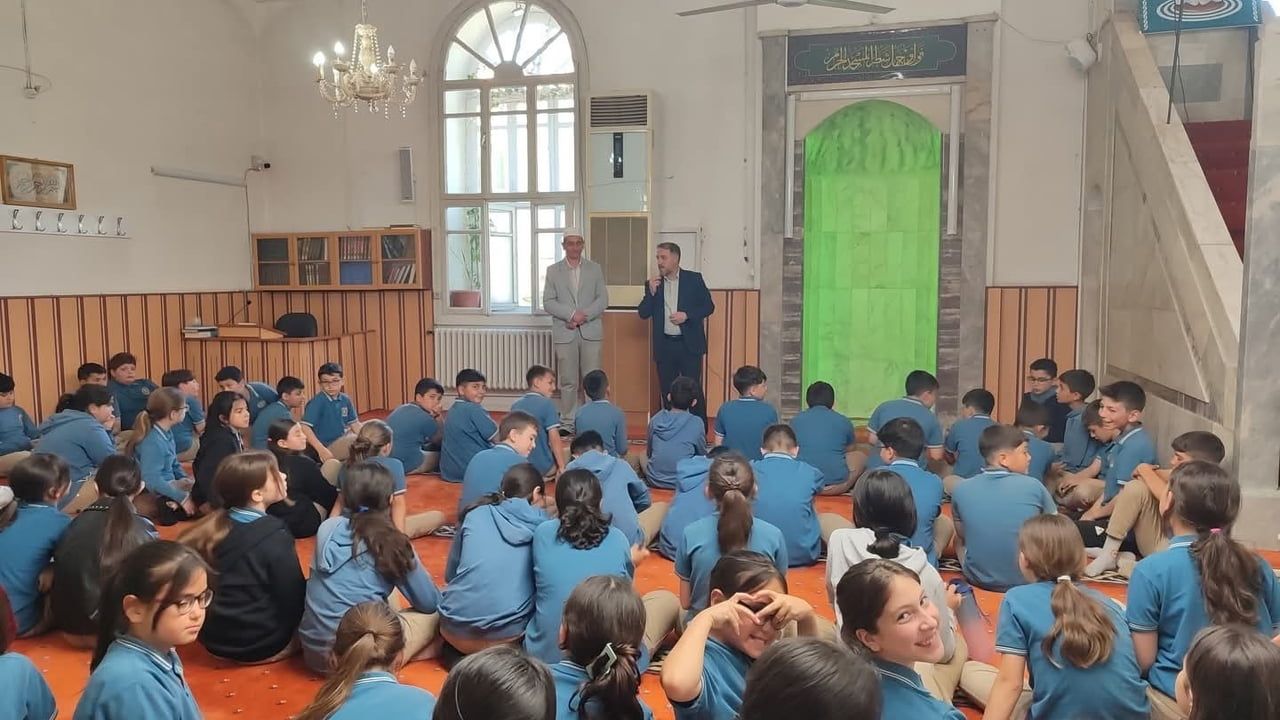 Şuhut'ta ÇEDES Projesi Kapsamında Öğrenciler Yeni Camii'de Değerler Eğitimi Aldı