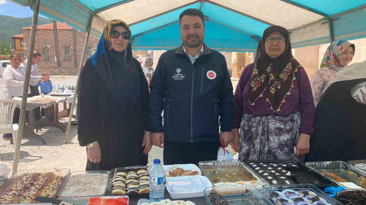 Sultandağı'nda Yaz Kur’an Kursu Öğrencileri İçin Hayır Çarşısı Düzenlendi