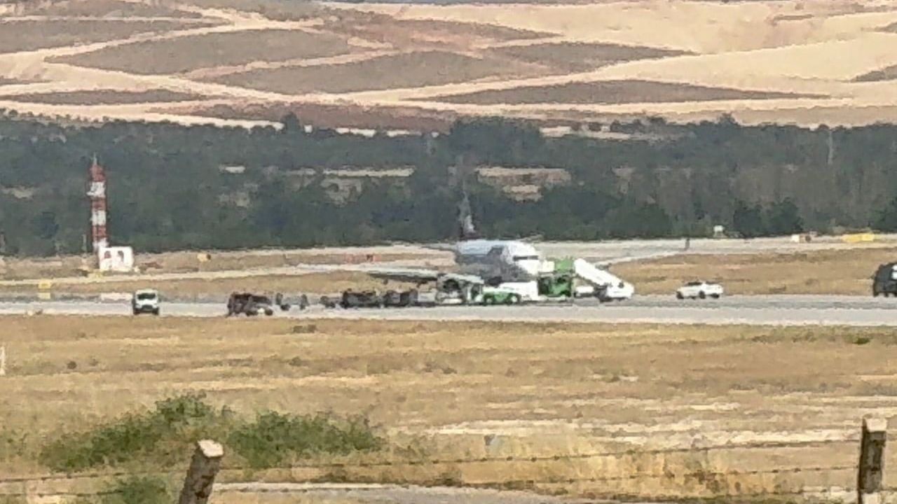 SunExpress uçağının iniş takımındaki arıza Gaziantep havalimanında paniğe yol açtı