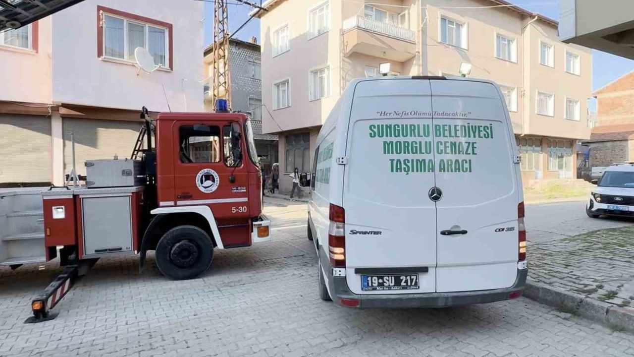 Sungurlu'da çatıda güneş paneli tamiri sırasında düşen kişi hayatını kaybetti