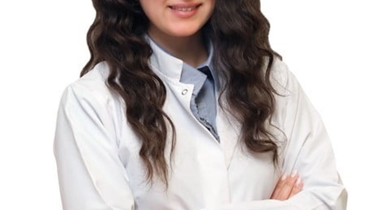 Süt dişlerindeki çürükler erken dönemde tedavi edilmeli