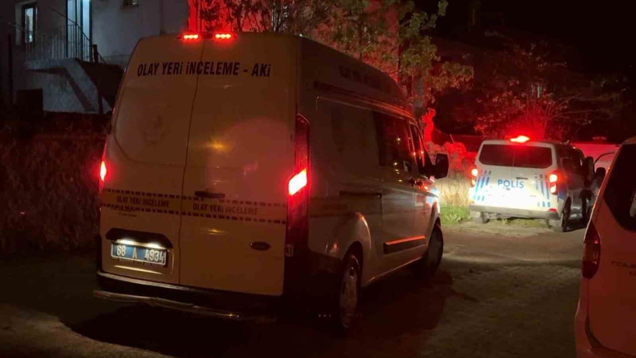 Tabancayla evine ateş açtı, kadın ve çocukları KADES çağrısıyla polis kurtardı