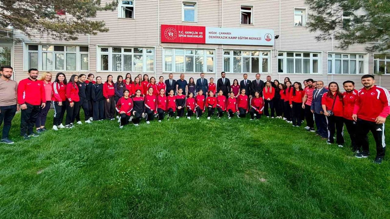Taha Akgül Niğde’de: Federasyon Başkanı Spor Tesislerini ve Sporcuları İnceledi