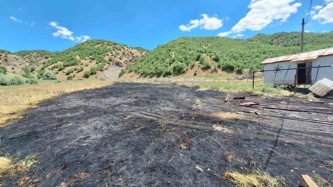 Tarlada çıkan yangın Meşedalı köyünde itfaiye tarafından söndürüldü
