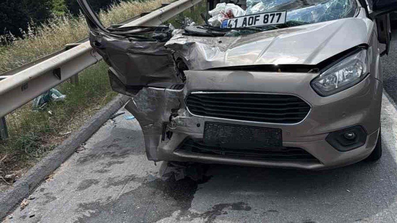 Tarsus-Adana otoyolunda trafik kazası: 1 ölü, 4 yaralı
