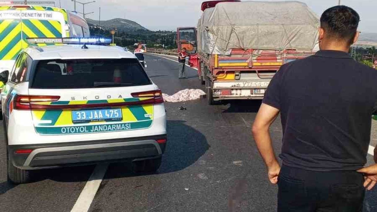 Tarsus’ta tırla çarpışan motosiklet sürücüsü hayatını kaybetti