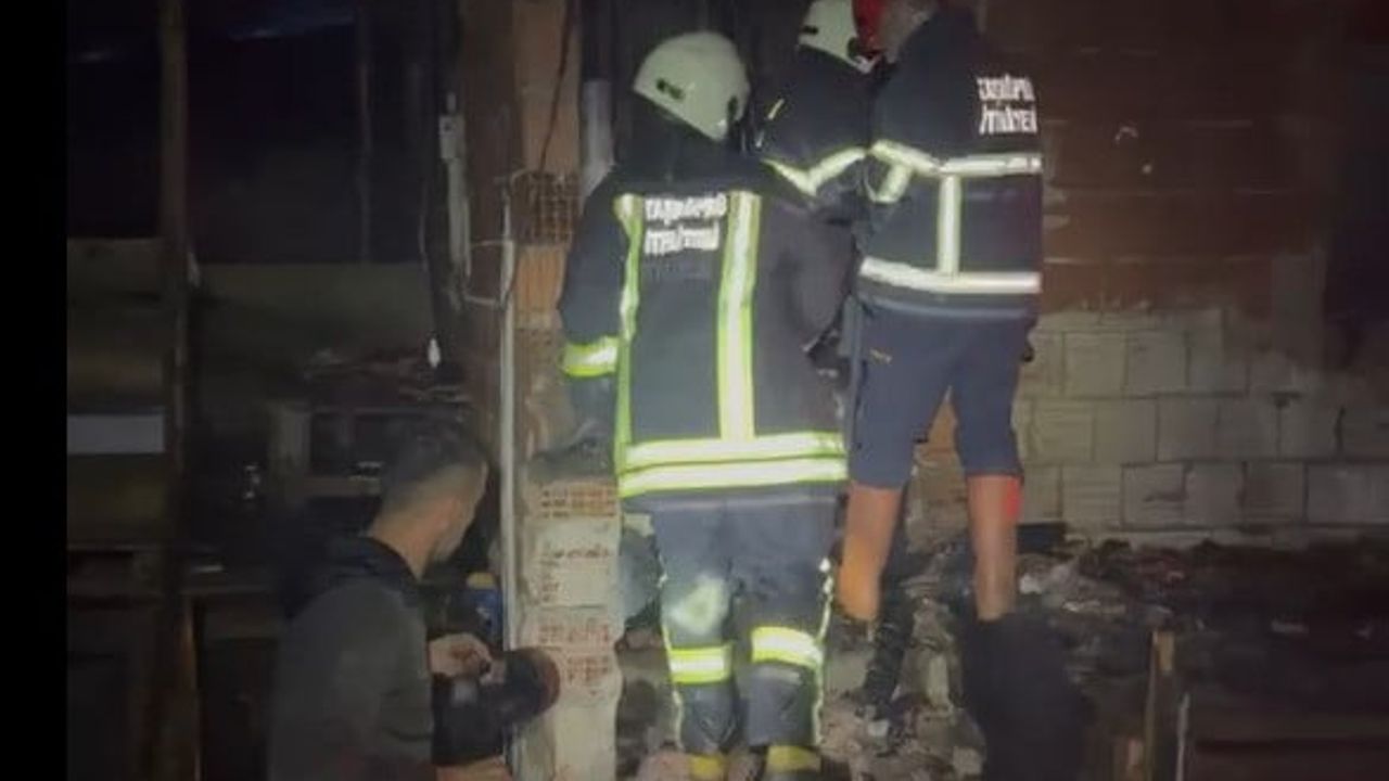 Taşköprü'de ahşap evde çıkan yangın söndürüldü