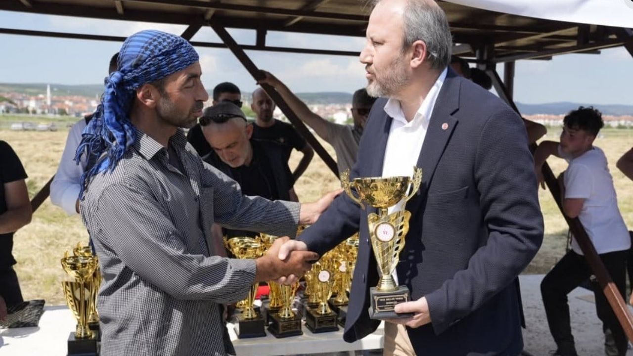 Tavşanlı'da 2. Geleneksel Rahvan At Yarışları: 96 at, 15 ilden katılım