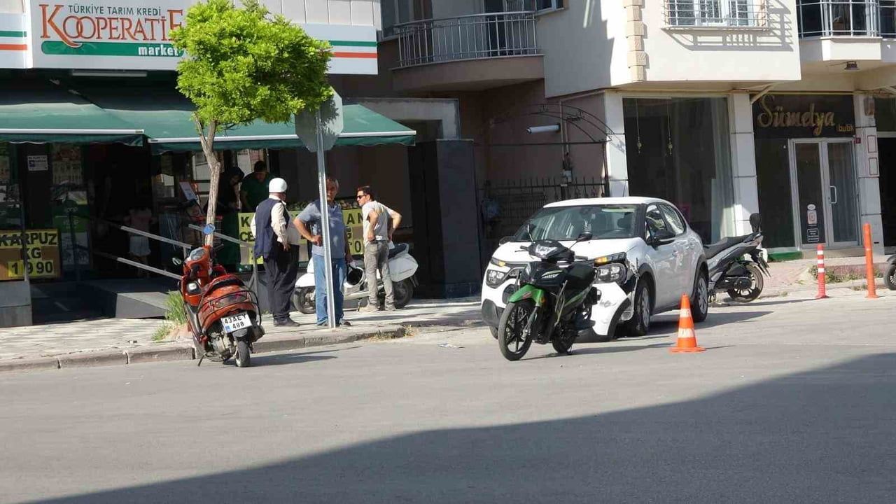 Tavşanlı’da otomobil ile motosiklet çarpıştı: 1 yaralı