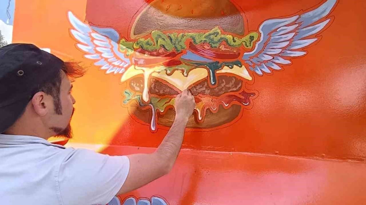Tavşanlı'da ressam karavanı sanat eserine dönüştürdü