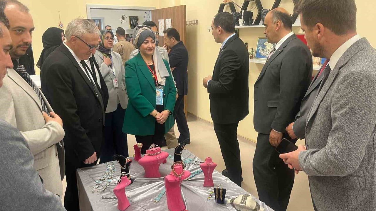 Tavşanlı'da TRSM kursiyerlerinin yaklaşık 800 el emeği ürünü sergilendi