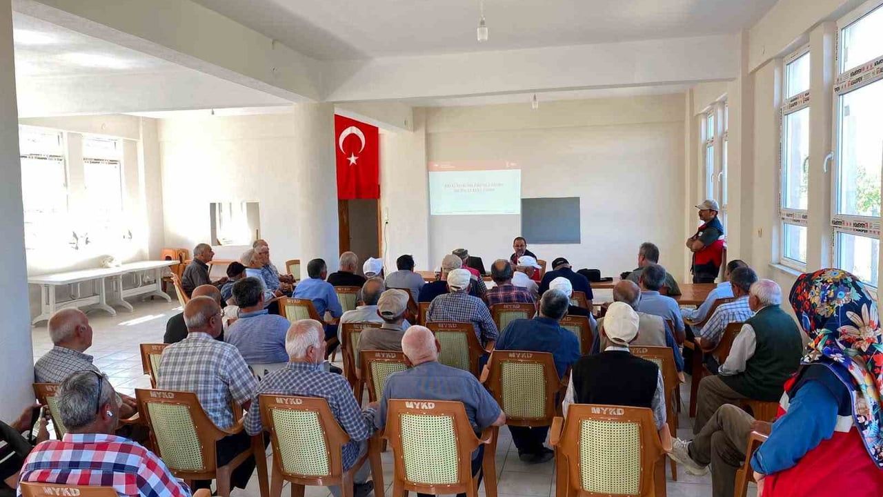 Tavşanlı'da üreticilere bitki koruma ürünleri uygulama belgesi eğitimi