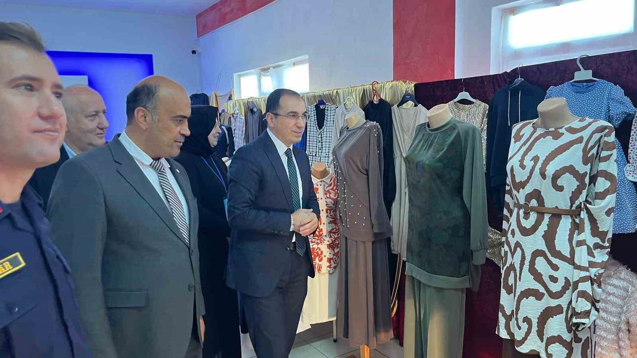 Tavşanlı Kayarası'nda Halk Eğitim Yıl Sonu Sergisi: 16 Kursiyerin El Emeği Sergilendi