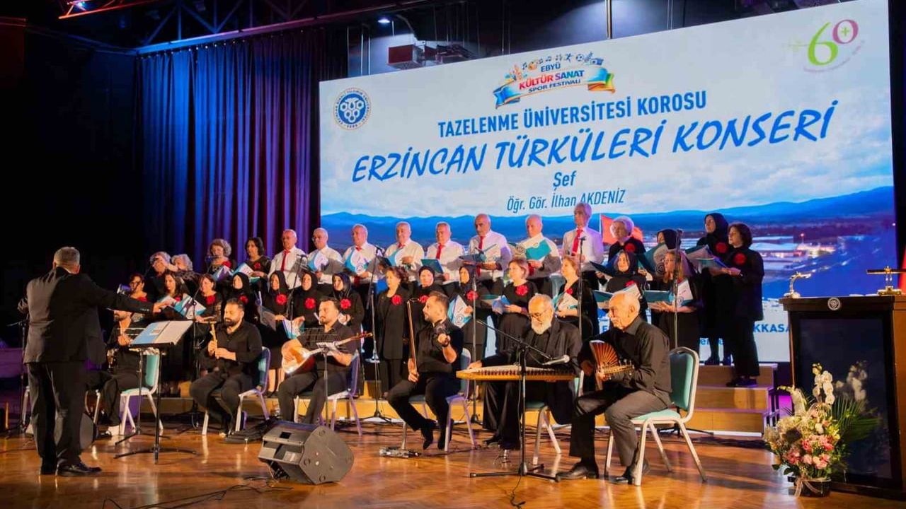 Tazelenme Üniversitesi Korosu 'Erzincan Türküleri' konseri Prof. Dr. Erdoğan Büyükkasap Kongre ve Kültür Merkezi'nde