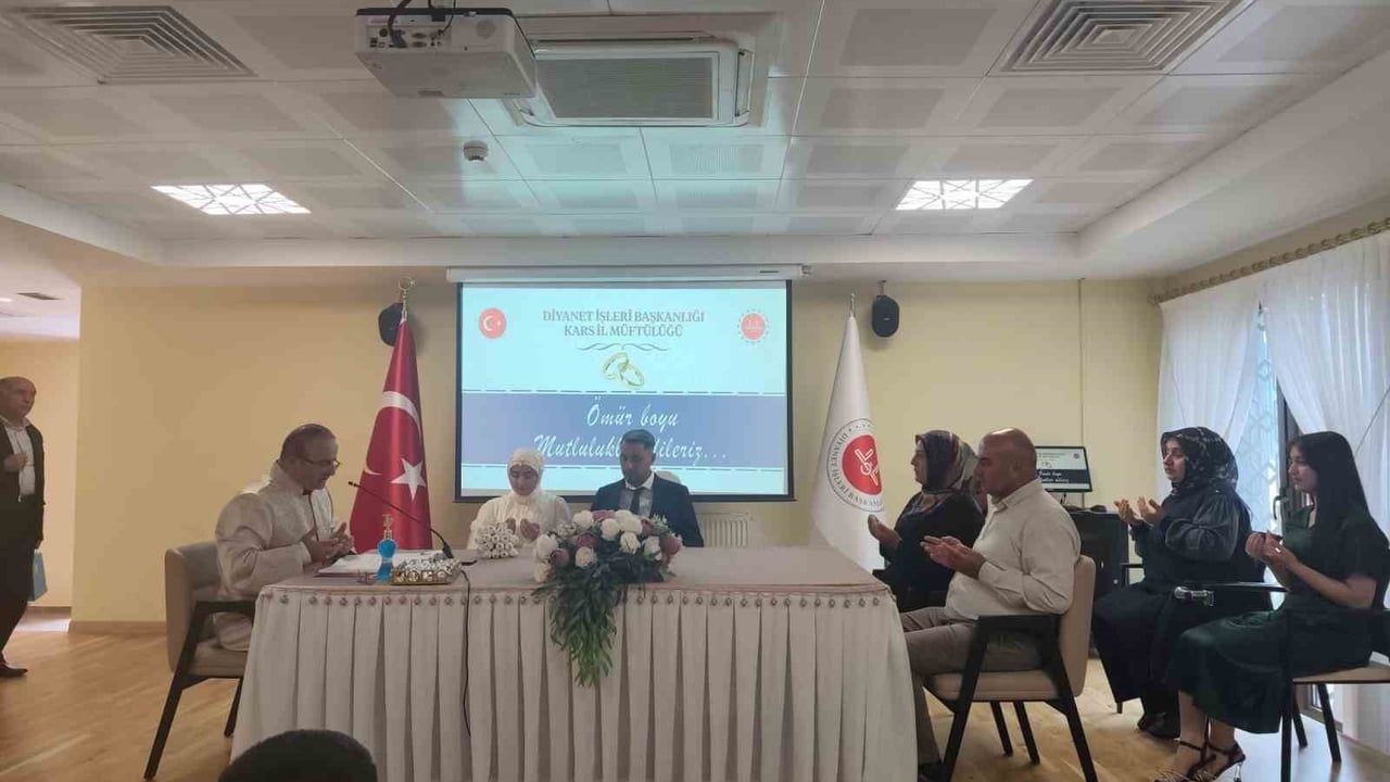 TDV'nin 'İki İnsan Bir Hayat' Projesi Kars'ta bir çifte daha umut oldu