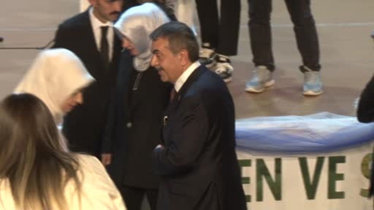 Tekin: imam hatip meslek derslerini branşlaştıracak adımı YÖK ile yürütüyoruz