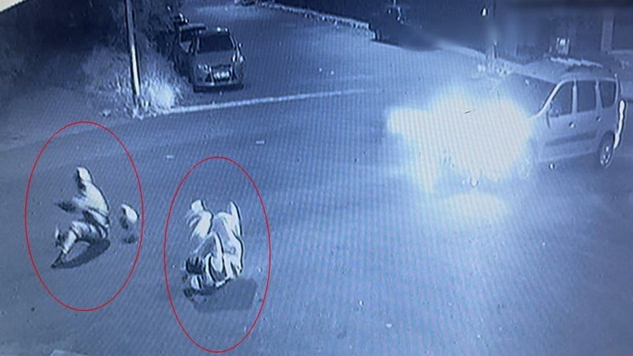Tekirdağ Çorlu'da sollama girişimi kazaya dönüştü: Motosikletten fırlayan iki genç yaralandı
