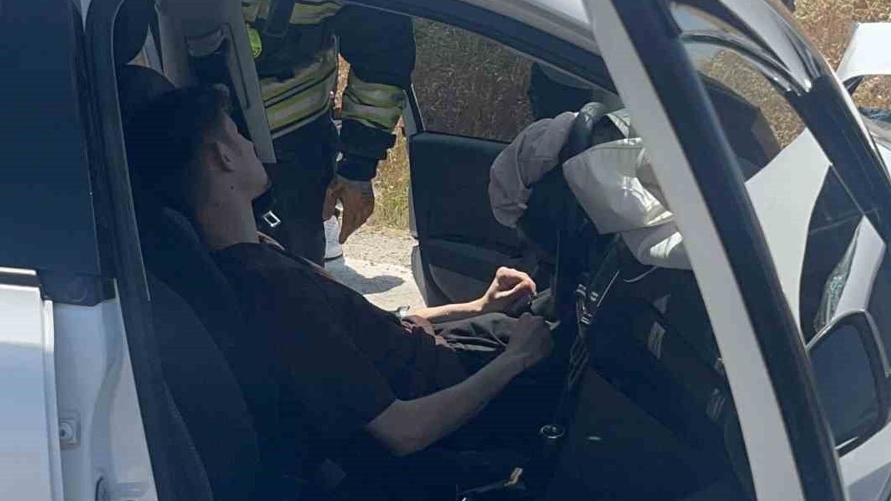 Tekirdağ'da iki araç kafa kafaya çarpıştı: 1’i ağır 2 yaralı