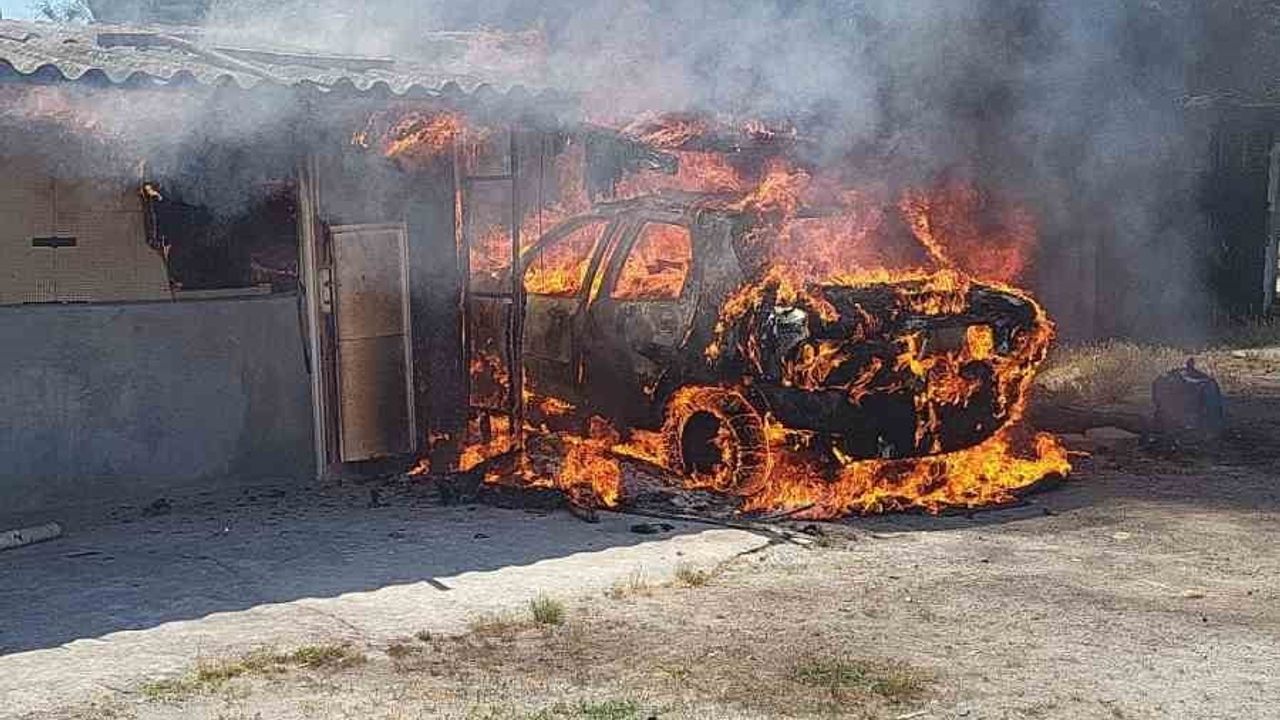 Tekirdağ’da otomobil ve garaj küle döndü