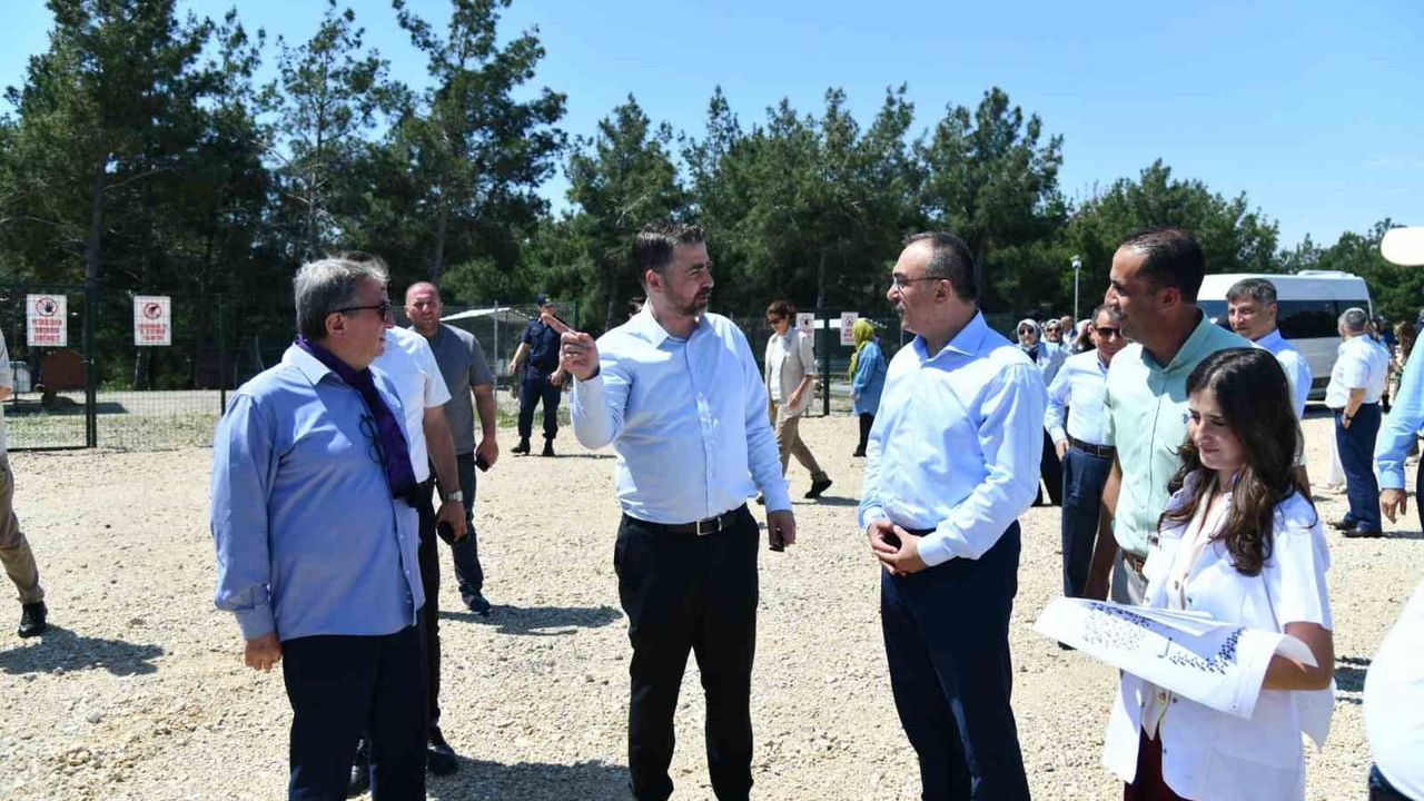 Tekirdağ Valisi Recep Soytürk Şarköy'de Sahipsiz Hayvan Doğal Yaşam Alanı'nı İnceledi