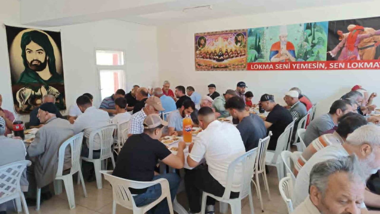 Tercan'da aşure lokması programı yoğun katılımla düzenlendi