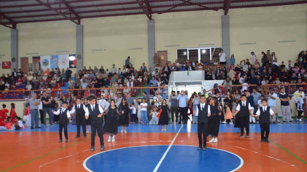 Tercan’da yıl sonu şenliği coşkusu