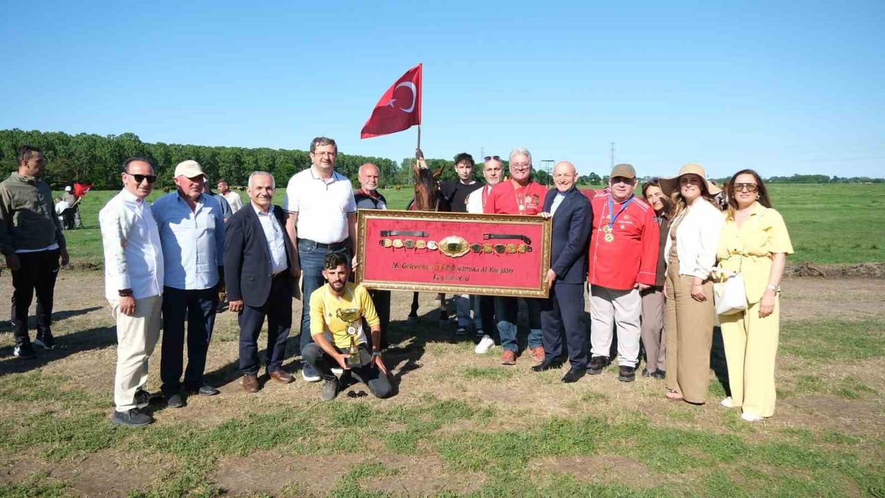 Terme'de 26. geleneksel rahvan at yarışları gerçekleştirildi
