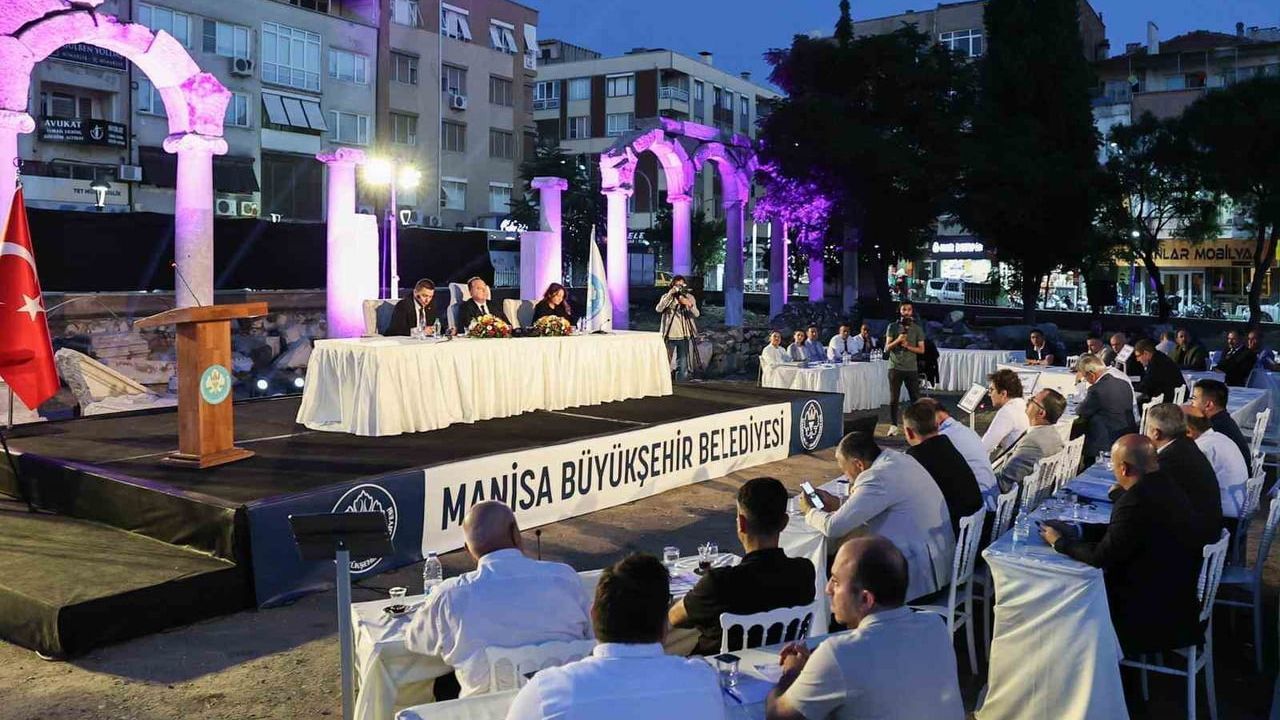 Thyateira Antik Kenti’nde Manisa Büyükşehir Belediye Meclisi Haziran Toplantısı Yapıldı
