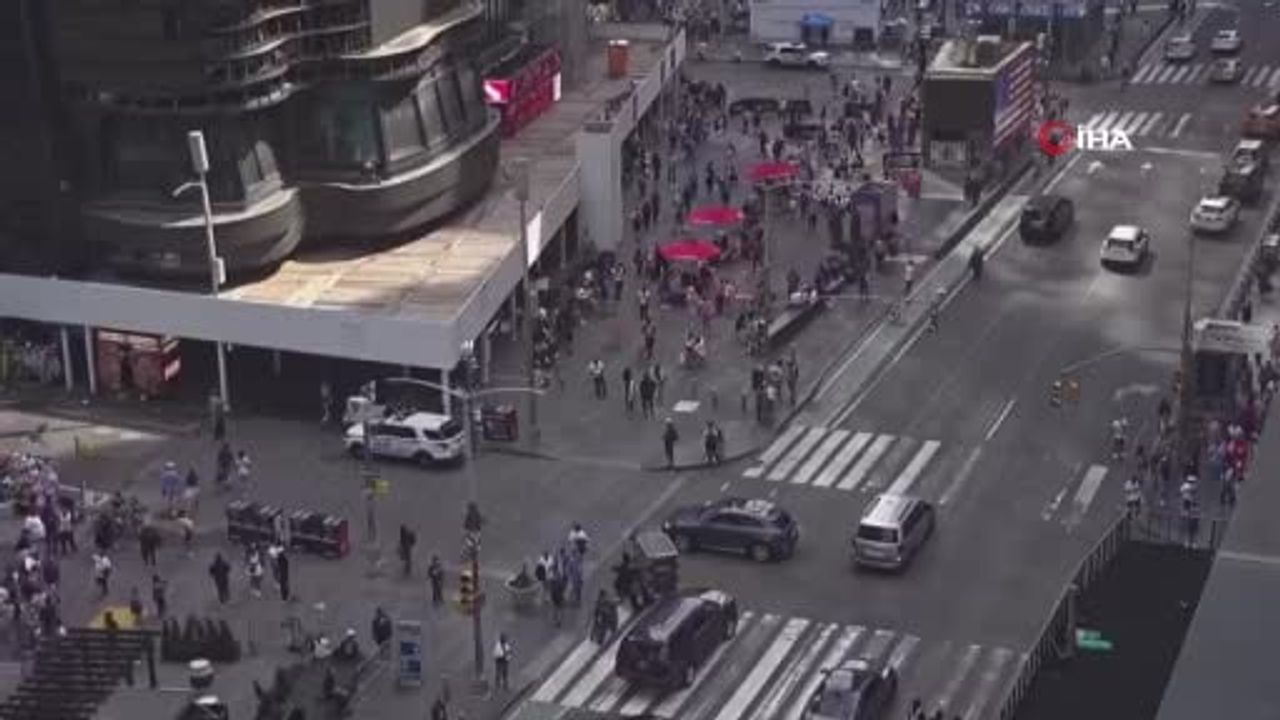 Times Meydanı'nda silah sesleri paniğe yol açtı