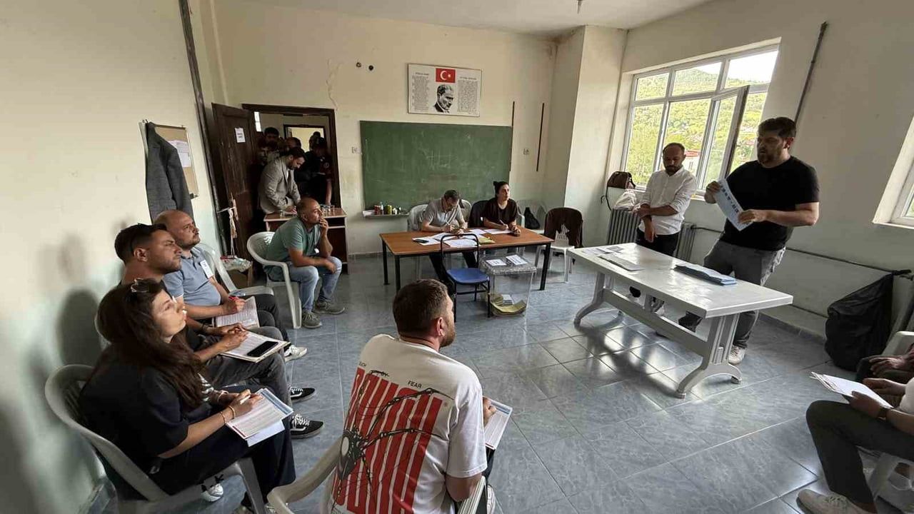 Tokat'ta 4 beldede ara seçim: Oy sayımı başladı