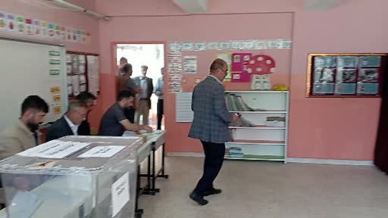 Tokat'ta 5 bin 682 seçmen ara seçimde sandık başında