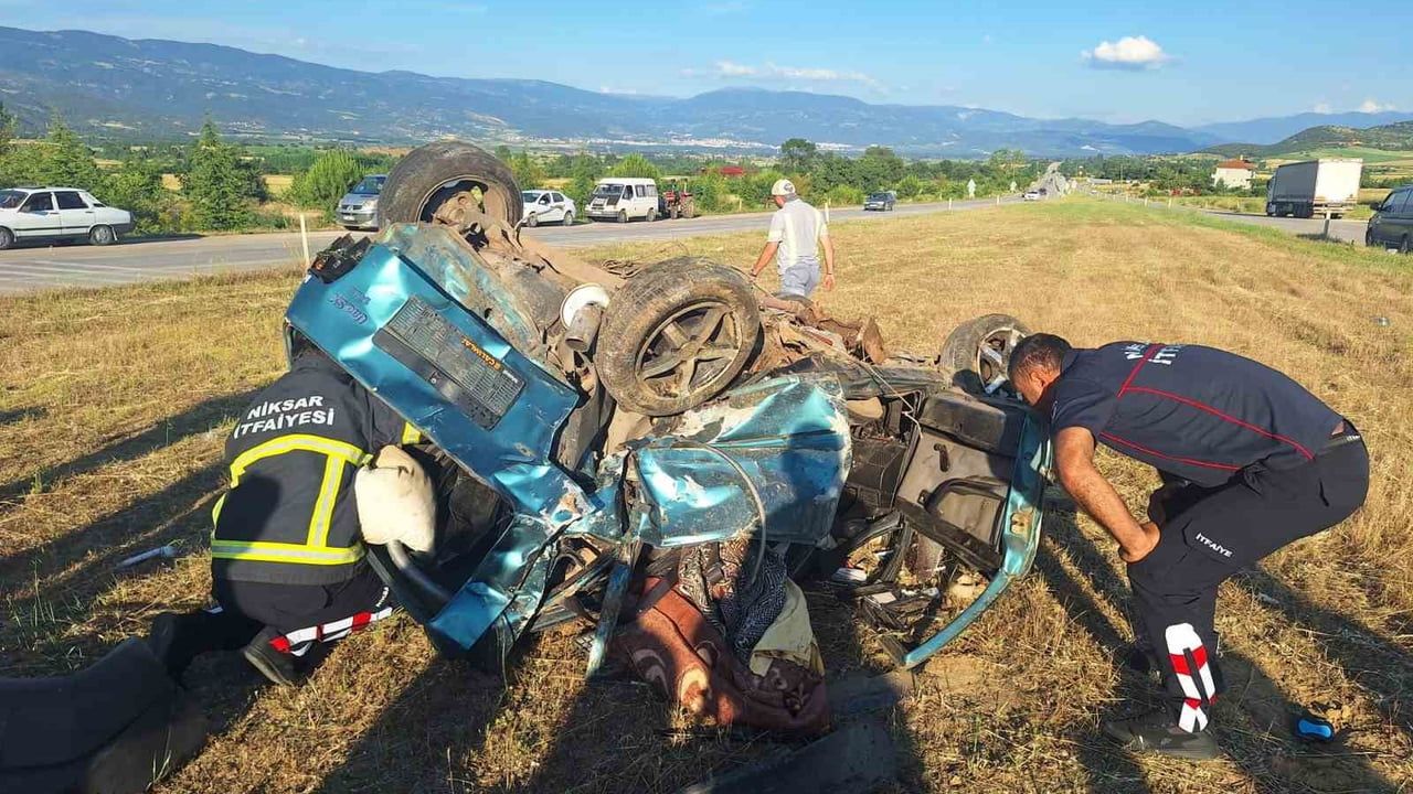 Tokat'ta iki otomobilin çarpışması: 4 yaralı