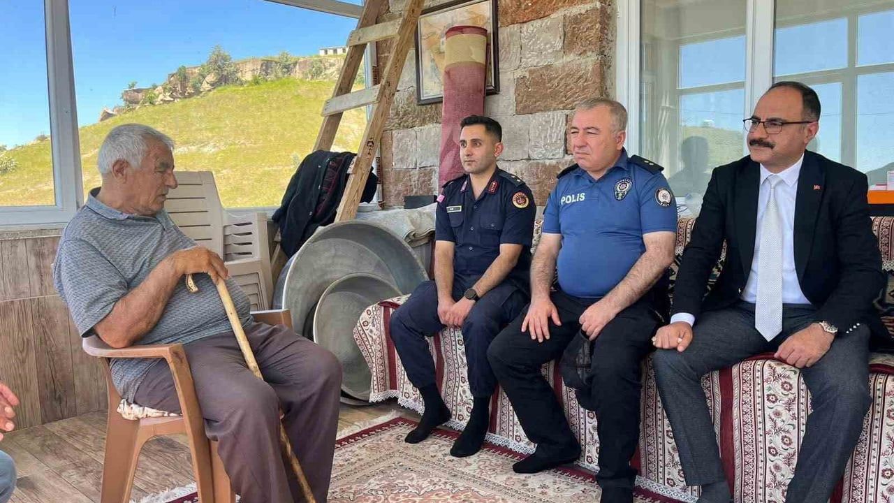 Tomarza'da şehit babalarına babalar günü sürprizi
