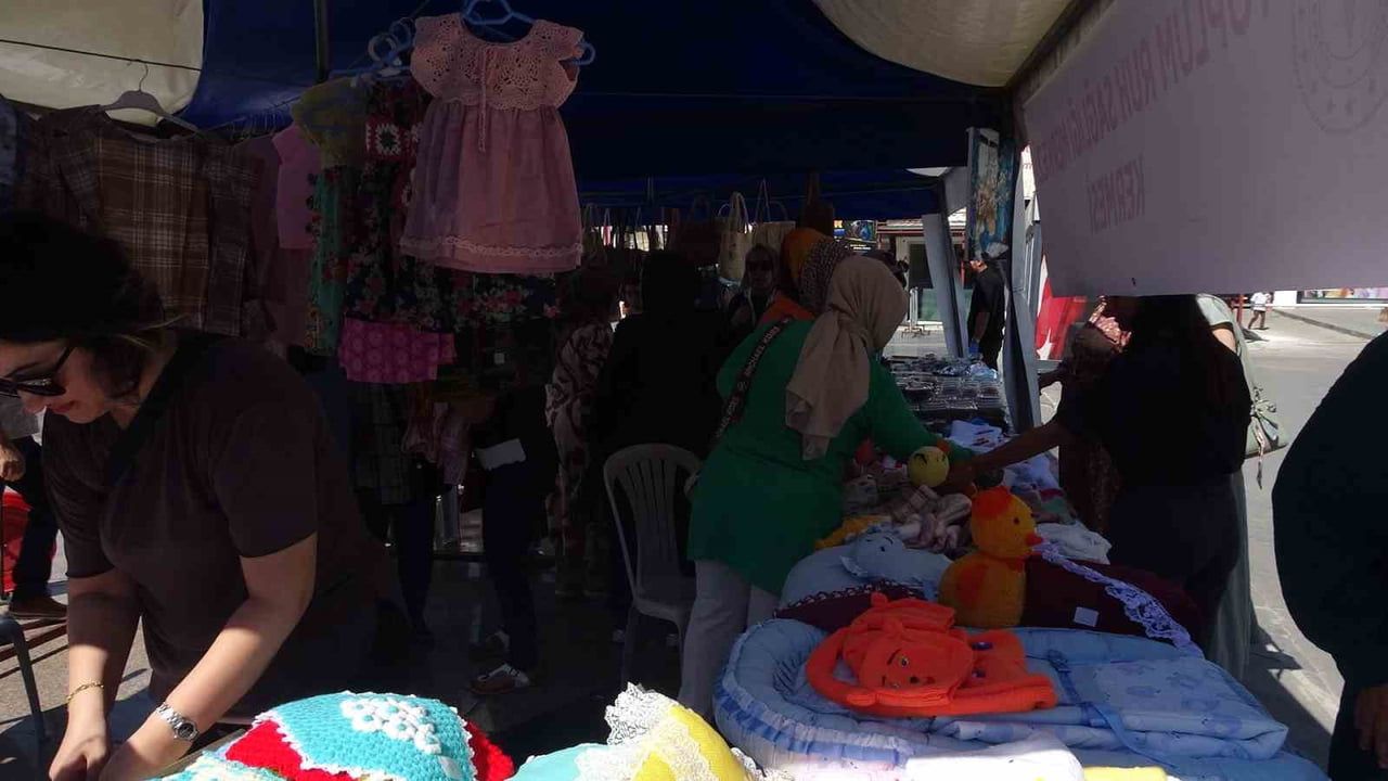 Toplum ve Ruh Sağlığı Merkezi el sanatları sergisi açıldı