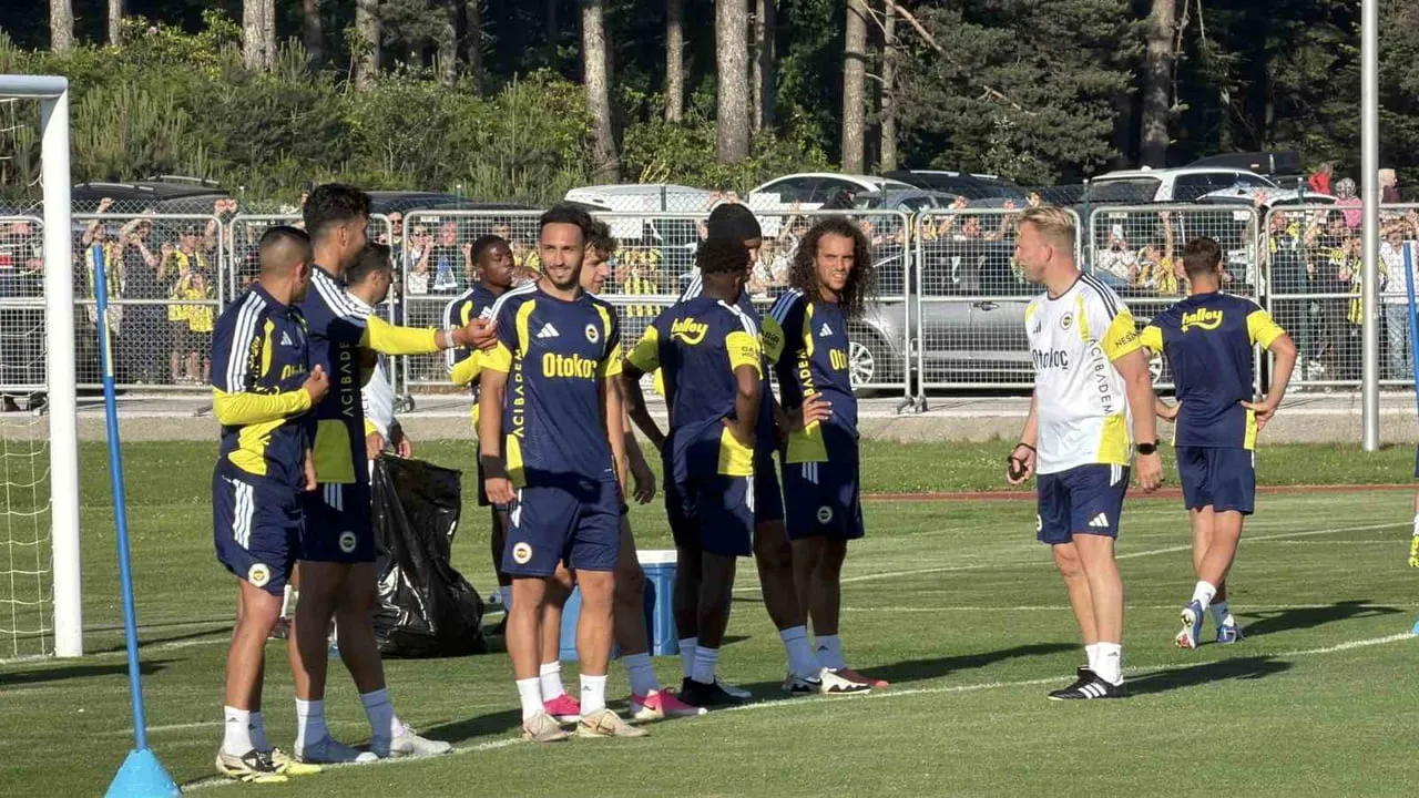 Topuk Yaylası’nda sarı-lacivert coşku: Fenerbahçe’yi 20 bin taraftar yalnız bırakmadı