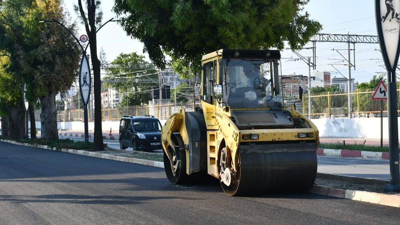 Torbalı'nın Haluk Alpsü Bulvarı'nda 4 kilometrelik asfalt yenileme