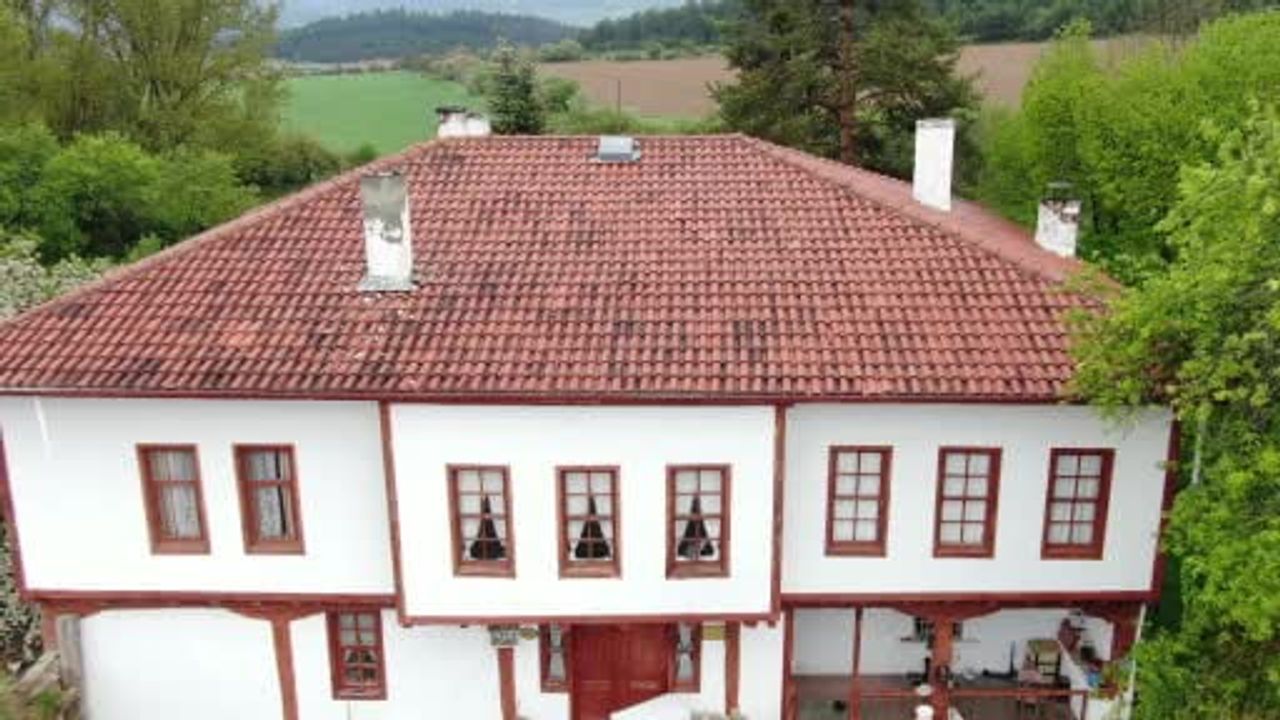 Torunu için yaptığı ahşap oyuncak büyüklerin gözdesi oldu