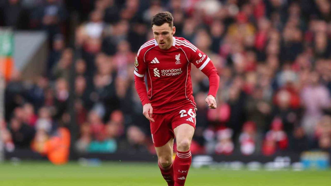 Tottenham, Andrew Robertson'ı bedelsiz transferle kadrosuna kattı