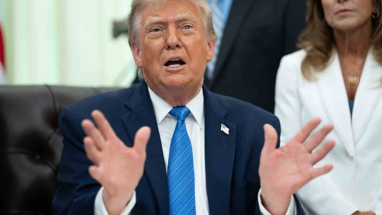 Trump: "200’den fazla ticari gemi Hürmüz Boğazı’ndan güvenli şekilde geçti"
