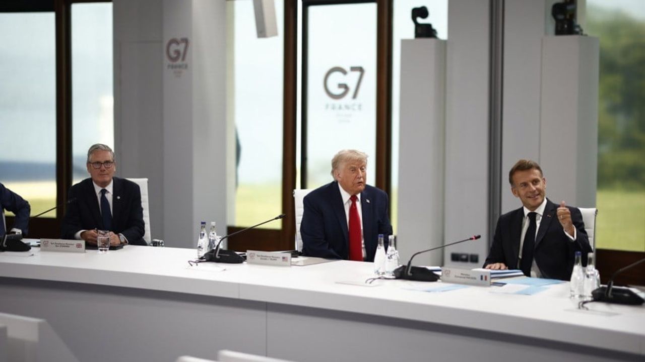 Trump G7 zirvesinin son gününde toplantıya geç kaldı